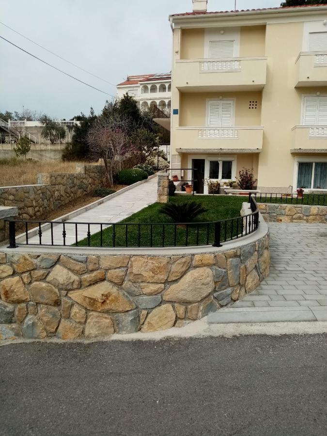 Apartment Branka Banjol Εξωτερικό φωτογραφία