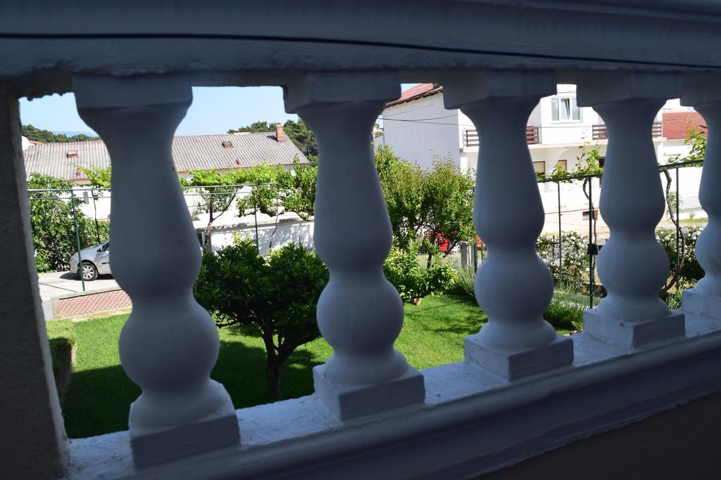 Apartment Branka Banjol Εξωτερικό φωτογραφία